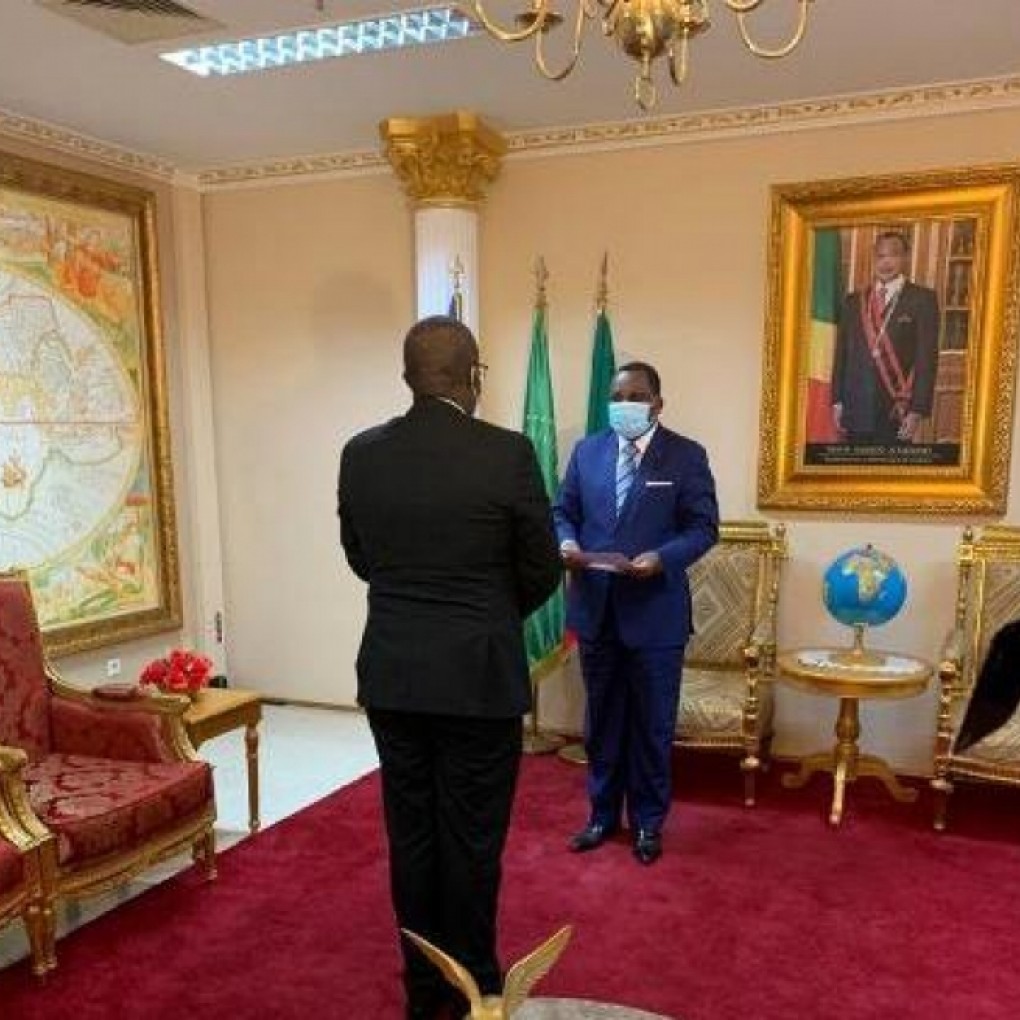 L’Ambassadeur du Rwanda au Congo Brazza présente une copie de ses lettres de créance