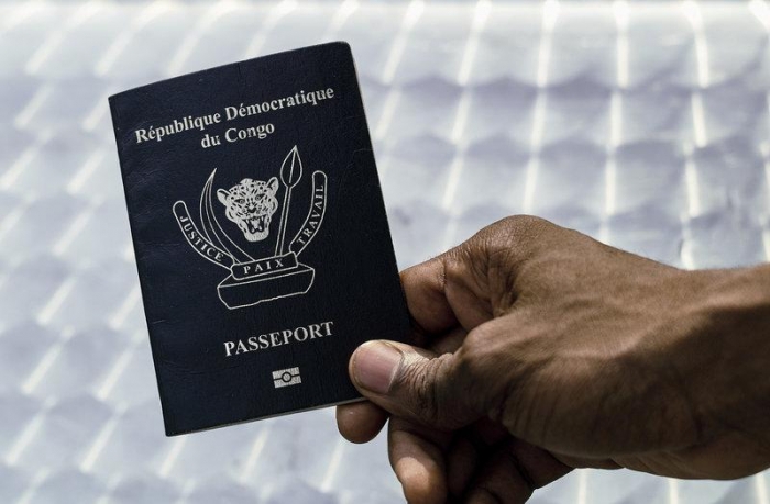 RDC: le prix du passeport biométrique quasi-réduit de moitié après la rupture avec Semlex