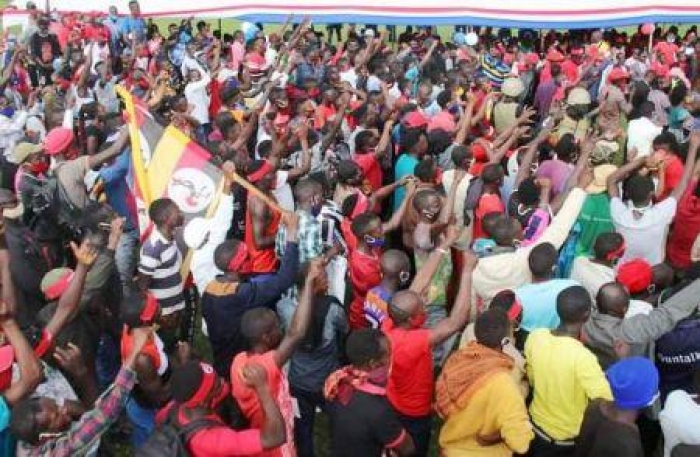 Ouganda : les manifestations qui ont suivi la deuxième arrestation de Bobi Wine ont fait au moins 45 morts (Police)