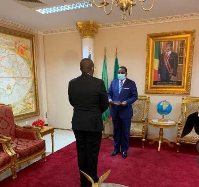 L’Ambassadeur du Rwanda au Congo Brazza présente une copie de ses lettres de créance