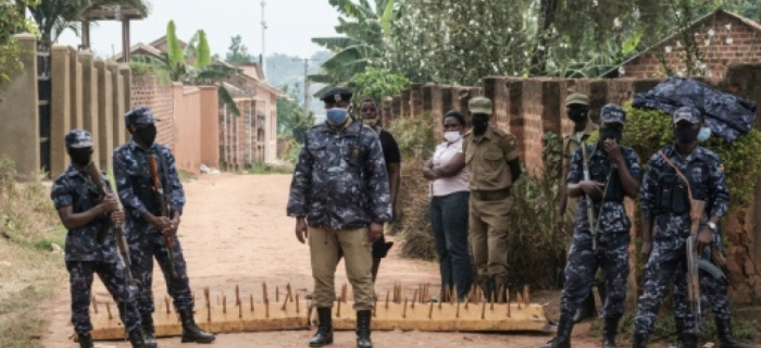En Ouganda, l&#039;opposition paralysée par l&#039;assignation à résidence de son leader