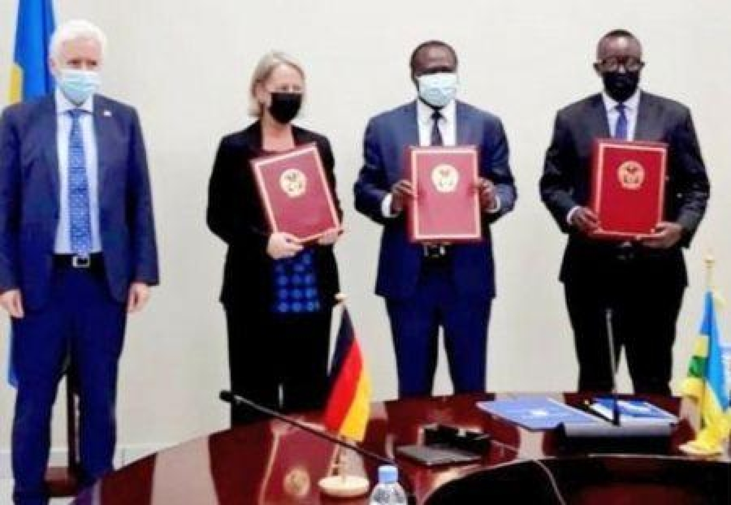 Le Rwanda et l&#039;Allemagne signent deux accords de subvention en faveur des familles et des PME touchées par la covid-19